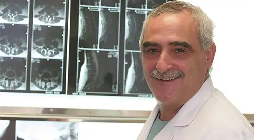 Dr. Carlos Villas, especialista en Traumatología Imagen del Dr. Carlos Villas, traumatólogo del Departamento de Cirugía Ortopédica y Traumatología de la Clínica Universidad de Navarra