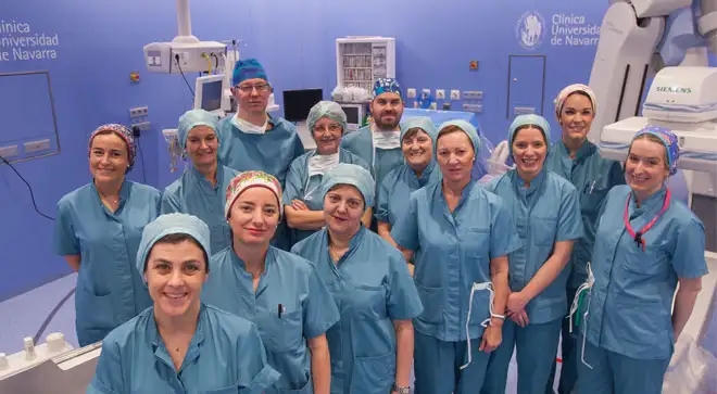 trasplante-corazon-300 Profesionales sanitarios de la Clínica que intervinieron en la cirugía del 300 trasplante: especialistas en cirugía cardiaca, en anestesia, enfermería especializada, auxiliares y coordinadora de trasplantes.