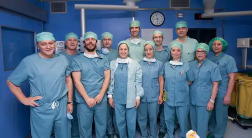 Foto equipo trasplante hepatico por via laparoscopia