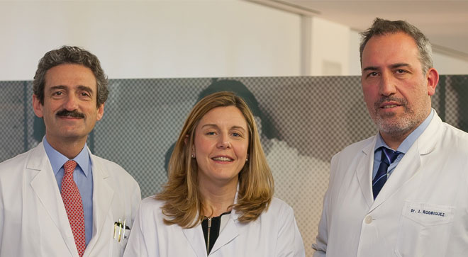 Radioterapia-quimioterapia-metastasis Especialistas del estudio SIRFLOX, los doctores Bruno Sangro (Hepatología), Macarena Rodríguez (Medicina Nuclear) y Javier Rodríguez (Oncología Médica e investigador principal)
