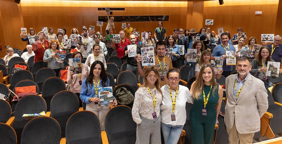 Organizadores y participantes en el taller de arte con pacientes de porfiria celebrado en el Cima Universidad de Navarra