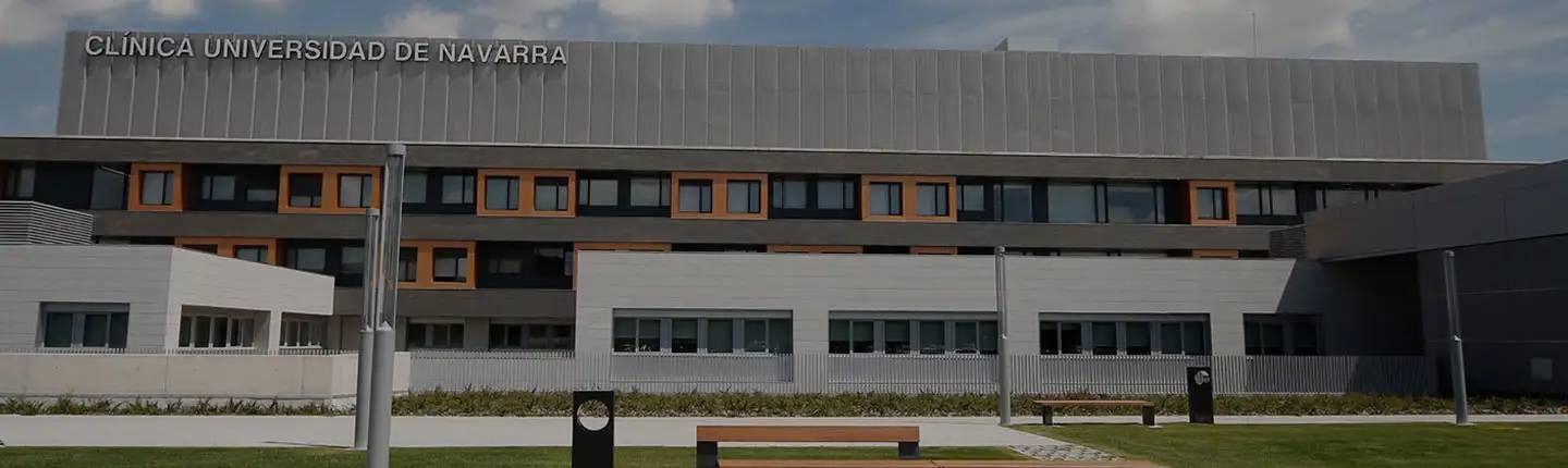 Escultura mostrador Persona a cargo del juego deportivo Sedes. Clínica Universidad de Navarra