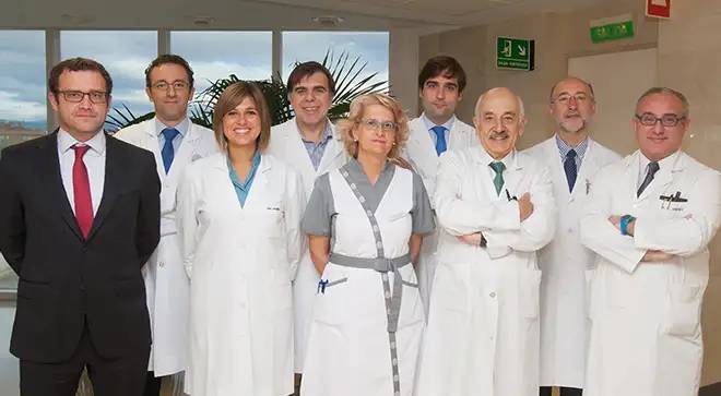 Equipo investigador de las células madre para la artrosis de rodilla Equipo de profesionales de la Clínica Universidad de Navarra que investigan el tratamiento de la artrosis de rodilla con células madre.