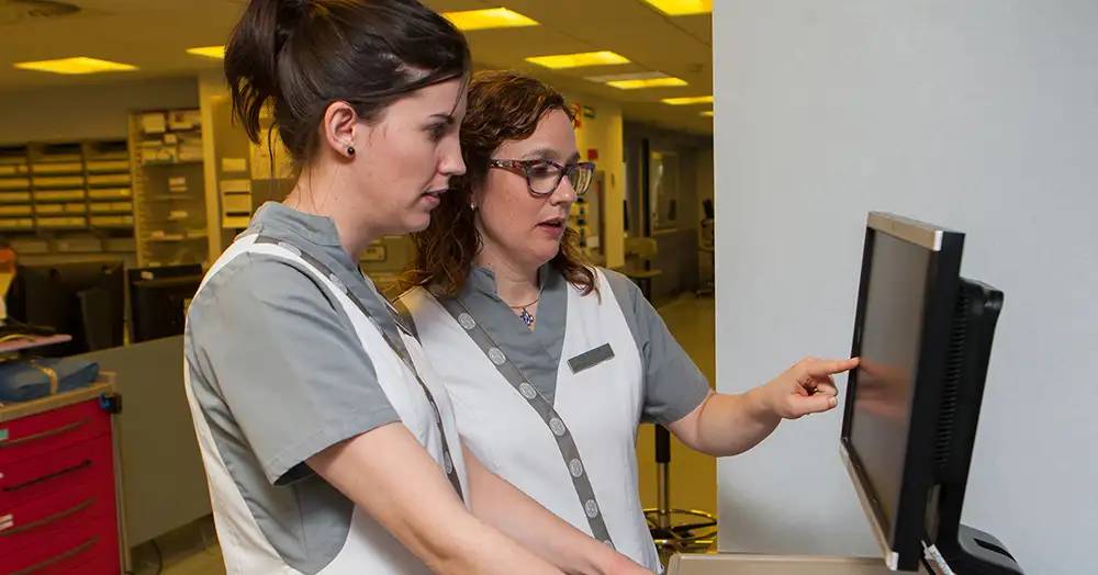 enfermera-clinica-avanzada-uci