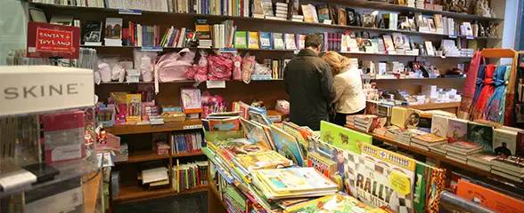 Librería de la Clínica Imagen de la librería y regalos de la Clínica