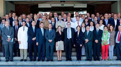 Homenaje al Dr. Jesús Prieto Imagen de los participantes que acudieron al homenaje del Dr. Jesús Prieto de la Clínica Universidad de Navarra