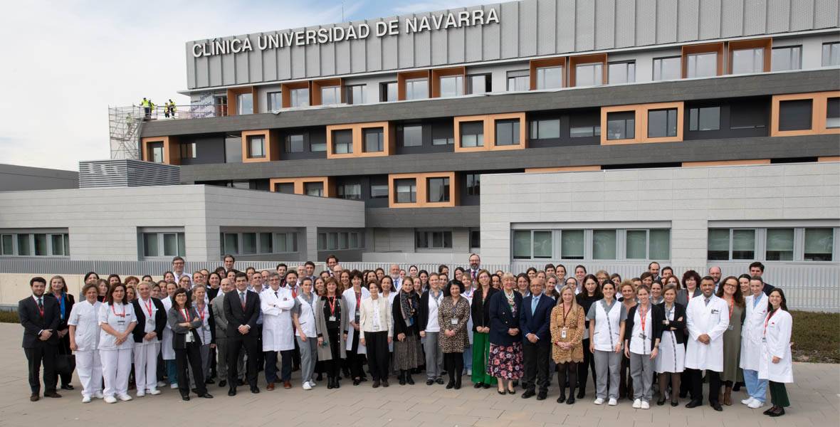 JCI-Madrid-2024 Imagen de los evaluadores de la JCI junto al personal de la Clínica Universidad de Navarra en Madrid.