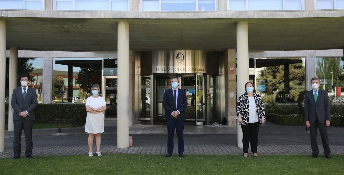 acuerdo-convenio-colegios-medico-enfermeria-farmacia Imagen del acuerdo de convenio entre la Clínica Universidad de Navarra con los Colegios de Médicos, Enfermería y Farmacia de Navarra.