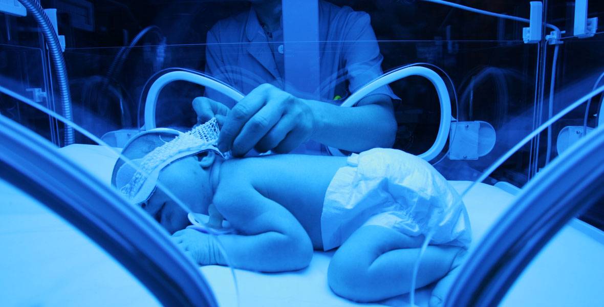 dia-mundial-salud-uci-neonatal-cun Imagen de la UCI Neonatal de la Clínica Universidad de Navarra está accesible a los padres en todo momento para favorecer, entre otras cosas, el contacto piel con piel y la lactancia materna.