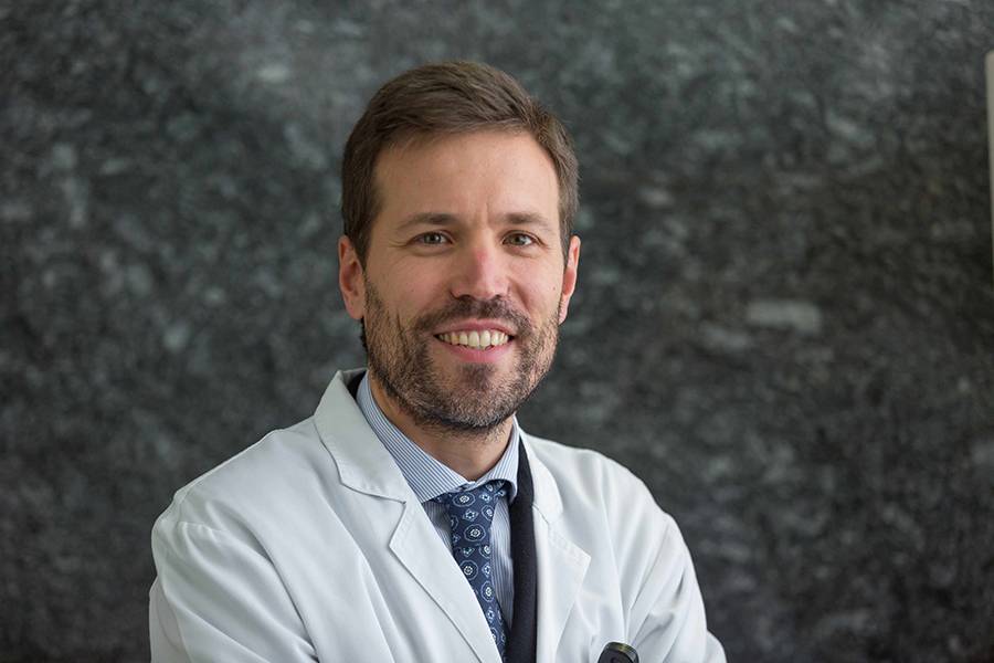dr-jaime-gallego-neurologia-glioblastoma Imagen del Dr. Jaime Gállego, especialista de Neurología de la Clínica Universidad de Navarra, en una investigación del glioblastoma.