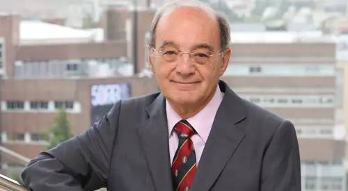 Dr. Jesús Prieto Valtueña Dr. Jesús Prieto Valtueña, especialista en Medicina Interna