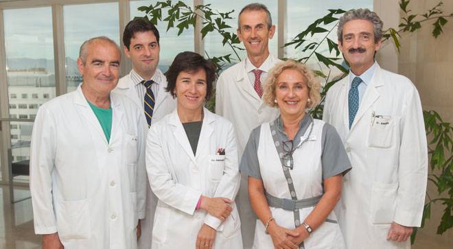 equipo-investigador-ensayo-radiacion-inmunoterapia-tumor-higado Imagen del equipo investigador de la Clínica Universidad de Navarra del ensayo europeo que combina radiación e inmunoterapia para tratar tumores de hígados primarios