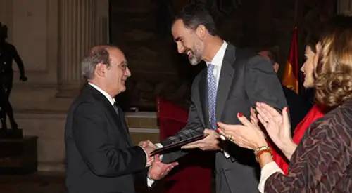 Entrega del Premio Investigación al Dr. Jesús Prieto Imagen de la entrega del Premio de Investigación al Dr. Jesús Prieto