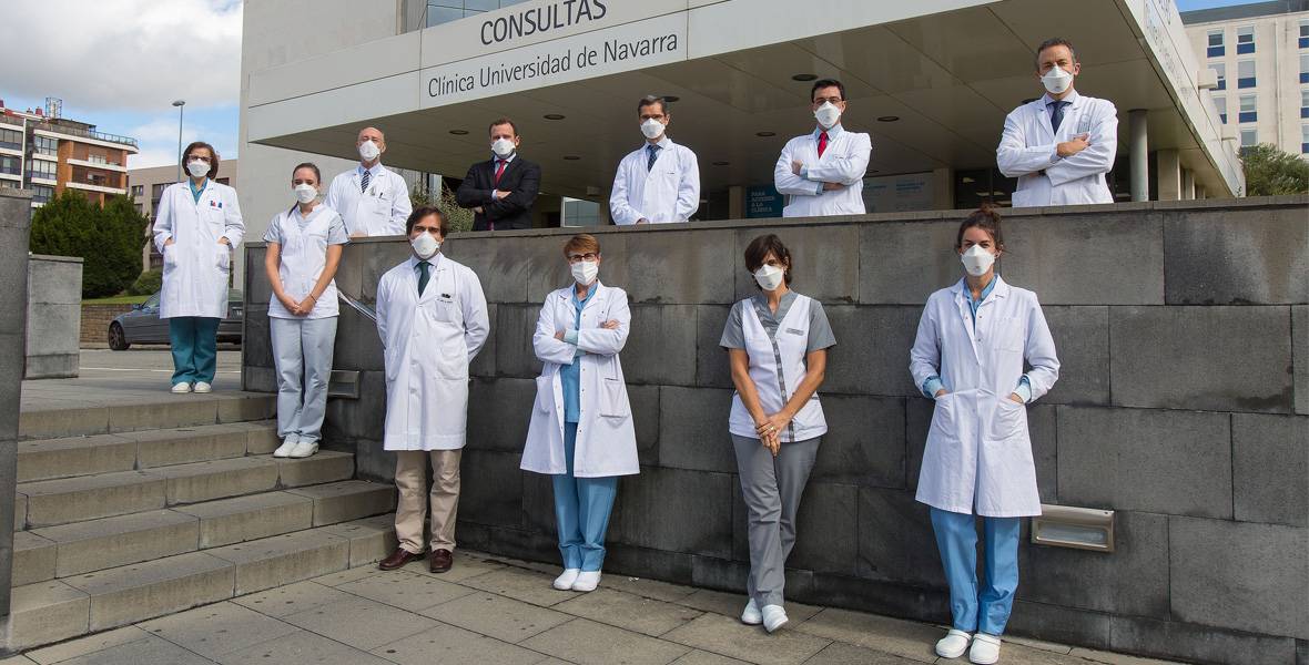 equipo-investigador-artrosis-rodilla Imagen del equipo investigador de la Clínica Universidad de Navarra en un ensayo con células madre para el tratamiento de artrosis de rodilla.