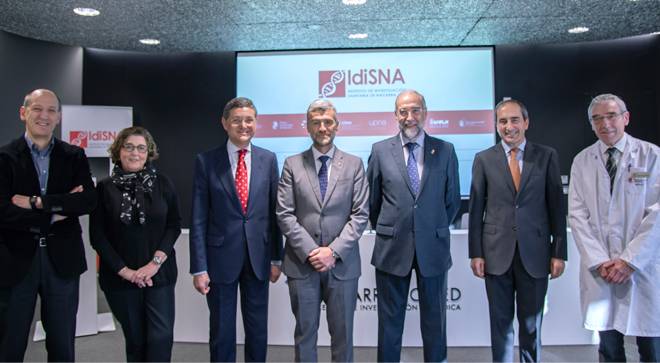 idisna-acto-acreditacion Imagen de los invitados al acto de acreditación del IdiSNA como Instituto de Investigación Sanitaria.