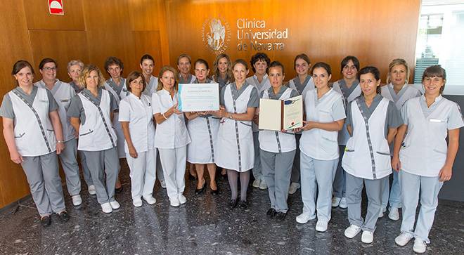 El Consejo General de Enfermería y el MRS reconocen la labor de la enfermería de la Clínica Universidad de Navarra Este reconocimiento es el resultado de 7.936 valoraciones de médicos, enfermeras, gerentes y responsables de hospitales, directivos de laboratorios, farmacéuticos hospitalarios, periodistas sanitarios y asociaciones de pacientes
