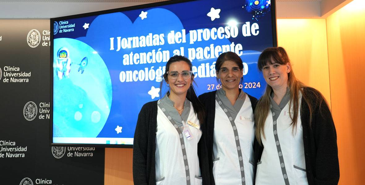 jornada-enfermeria-oncopediatrica Imagen de las enfermeras organizadoras de las I Jornadas del Proceso de Atención al Paciente Oncológico Pediátrico del Cancer Center Clínica Universidad de Navarra.