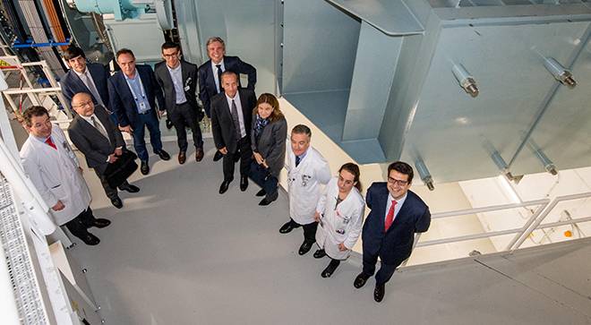 La Autoridad de Seguridad Nuclear de Francia visita la Unidad de Terapia de Protones de la Clínica Universidad de Navarra Representantes de la Autoridad de Seguridad Nuclear de Francia, acompañados de representantes del CSN visitaron la Unidad de Protonterapia de la Clínica Universidad de Navarra