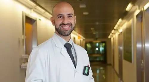 Dr. Carlos Chaccour, residente de Medicina Interna de la Clínica y coordinador del grupo de malaria