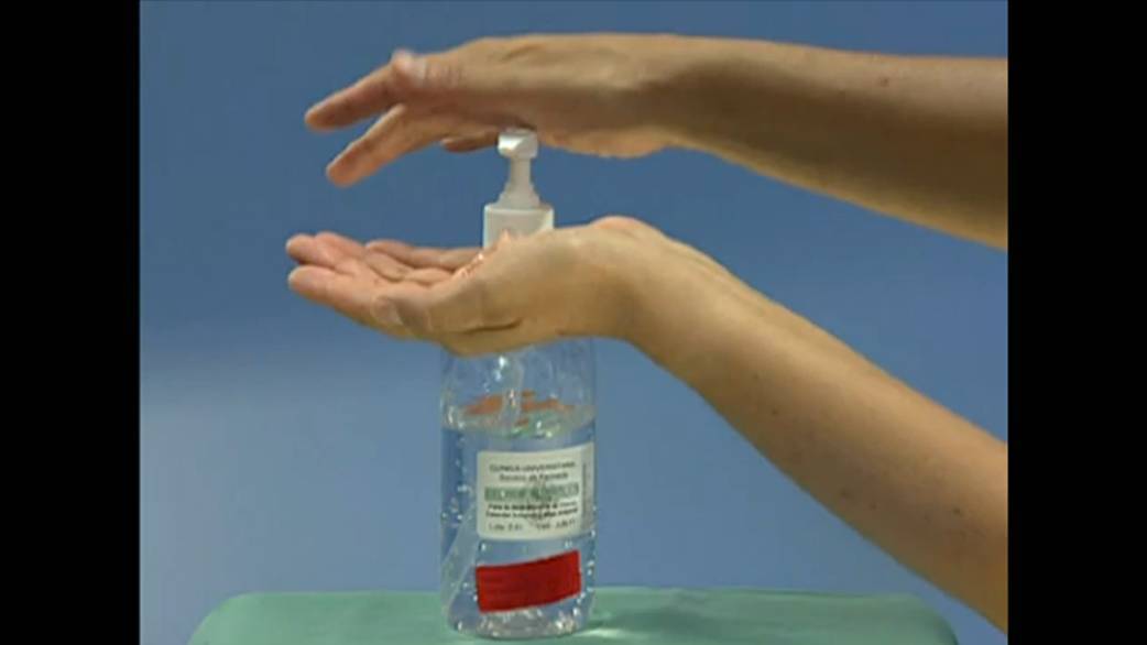 ¿Cómo lavarse adecuadamente las manos? Lavado de manos con alcogel Explicamos cómo lavarse las manos correctamente con jabón o con alcogel para reducir el riesgo de contagio de la gripe. Las personas podemos infectarnos con el virus de la gripe al llevarnos a la boca o a la nariz la mano que previamente se ha puesto en contacto con una superficie que tenga ese virus por lo que es importante lavarse las manos frecuentemente y de manera adecuada.