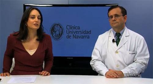Videochat con el Dr. Alcázar sobre problemas ginecológicos Videochat con el Dr. Alcázar, especialista del departamento de Ginecología y Obstetricia de la Clínica Universidad de Navarra sobre problemas ginecológicos. Algunos de los temas que se tratan en el videochat son el cáncer de ovario, miomas uterinos, virus del papiloma humano, dolor durante la menstruación, cáncer de endometrio, embarazo ectópico, relación entre estres y aborto, diagnóstico precoz de malformaciones cardiovasculares en el feto y otras malformaciones como síndrome de Down.