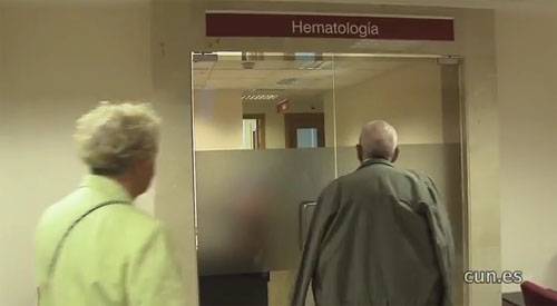 Historia de una trombosis de origen genético Tras presentar varios episodios de trombosis en las piernas a Francisco se le realizó un estudio de hipercoagulabilidad que determinó la procedencia genética de su enfermedad. Tras la administración por vía subcutánea de heparina puede actualmente llevar una vida normal sin síntomas. La enfermedad tromboembólica venosa es un proceso caracterizado por la coagulación de la sangre en el interior de las venas (trombosis) que condiciona problemas circulatorios y alteraciones en la piel de la extremidad que puede llegar a ulcerarse y presentar gangrena.