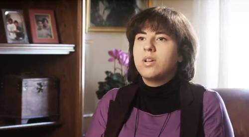 Trasplante hepático de donante vivo Historia de una hija que donó parte de su hígado a su madre. A pesar de que España es el país del mundo con mayor índice de donaciones de órganos, el número de receptores supera al de donantes. Por esta razón, en los últimos años se vienen realizando trasplantes hepáticos de donante vivo, en los que se extirpa una parte del hígado del donante (generalmente será un familiar del receptor) y se le implanta al enfermo.