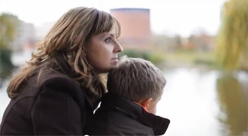 HistoriaCUN. Merche cáncer de mama A Merche le diagnosticaron un cáncer de mama y fué sometida a cirugía para extirparlo.
