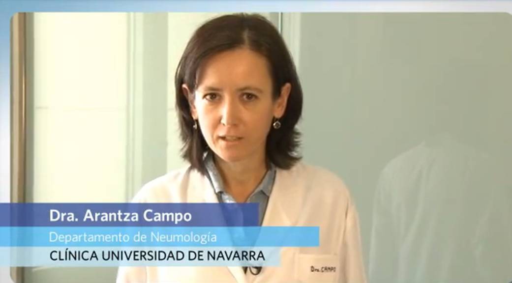 Causas de la embolia pulmonar. Causas que desencadenan una embolia pulmonar. La embolia pulmonar, también llamada enfermedad tromboembólica venosa, consiste en la formación de trombos en el sistema circulatorio venoso que pueden liberarse a la circulación general y alcanzar las arterias pulmonares. Se trata de un cuadro serio que puede causar un daño permanente en el pulmón afectado, bajos niveles de oxígeno en sangre o lesiones en otros órganos del cuerpo por no recibir suficiente oxígeno.