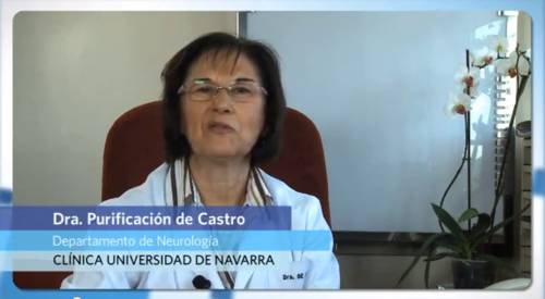 ¿Qué es la esclerosis lateral amiotrófica y cómo afecta a quién la padece? La esclerosis lateral amiotrófica pertenece a un grupo de dolencias llamado enfermedades de las neuronas motoras. Las neuronas motoras degeneran o mueren y dejan de enviar mensajes a los músculos. Imposibilitados de funcionar, los músculos gradualmente se debilitan y se gastan (atrofia) y se contraen (fasciculaciones).