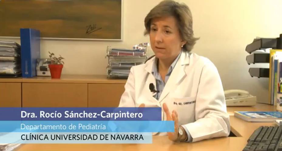 Síndrome de Dravet Síndrome de Dravet, la importancia de la detección precoz y el tratamiento especializado que ofrece la Clínica. El síndrome de Dravet se caracteriza por crisis epilépticas frecuentes de difícil control y resistentes a los fármacos convencionales. Se suele iniciar en el primer año de vida. En la Clínica Universidad de Navarra se ha puesto en marcha la primera Unidad Clínica de Síndrome de Dravet con el objetivo de conseguir un diagnóstico temprano y un tratamiento especializado que ayude a recortar las crisis prolongadas.