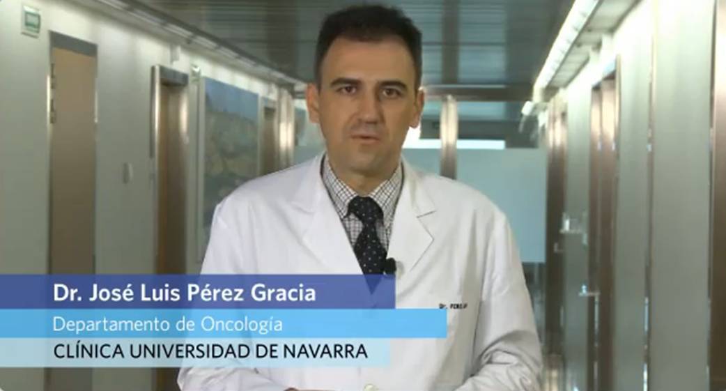 Últimos tratamientos para el cáncer de riñón Últimos tratamientos disponibles contra el cáncer de riñón. La cirugía es el tratamiento estándar para los tumores localizados, en los que es posible la curación en más del 50% de los casos. En caso de que el tumor esté localizado pero no se pueda operar se intenta paliar los síntomas que ocasiona mediante radioterapia o por embolización arterial. Cuando el cáncer renal está en estadíos avanzados y no es posible la cirugía se administran fármacos por vía oral o intravenosa para conseguir la remisión de la enfermedad o impedir la progresión de la misma.