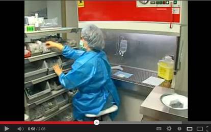 Departamento de Oncología El Departamento de Oncología de la Clínica Universidad de Navarra está integrado por el Departamento de Oncología médica y el Departamento de Oncología radioterápica, trabajando de manera estrecha y coordinada para ofrecer a los pacientes el tratamiento más completo en cada caso. Además, trabaja con especialistas en Medicina Paliativa para dar una atención integral al paciente oncológico y sus familiares.