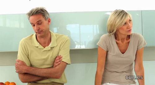 Consejos para evitar problemas de pareja tras el verano El Dr. Adrián Cano, especialista en Psiquiatría y Psicología Médica de la Clínica Universidad de Navarra explica los problemas de pareja que se pueden producir en verano y da algunos consejos para hacerles frente. En verano, al aumentar las horas de convivencia conyugal, pueden surgir conflictos como falta de comunicación o entendimiento entre la pareja. Mantener una actitud humilde, de cariño y respeto son algunos de los consejos para fomentar y mantener una convivencia apacible.