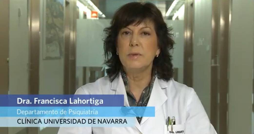 Causas y tratamiento de la anorexia En qué consiste la anorexia y qué tratamientos existen. Una distorsión de la imagen corporal unido a un miedo morboso a engordar son algunos de los signos que caracterizan a las personas que padecen anorexia.