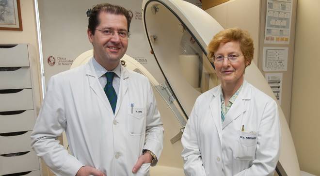 Dr. Pablo Irimia y Gema Frühbeck. Investigadores del ensayo clínico Imagen de los Dres. Pablo Irimia y Gema Frühbeck de la Clínica Universidad de Navarra.