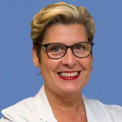 Dra. Ana Patiño García. Genética Clínica. CUN Imagen Dra. Ana Patiño García, Departamento de Genetica Clínica