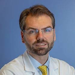 Imagen del Dr. Víctor Rodrigo Paradells, neurocirujano de la Clínica Universidad de Navarra