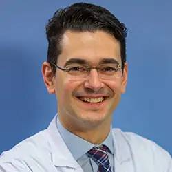 Imagen del Dr. Marcos Torres Roca. Urólogo. Clínica Universidad de Navarra