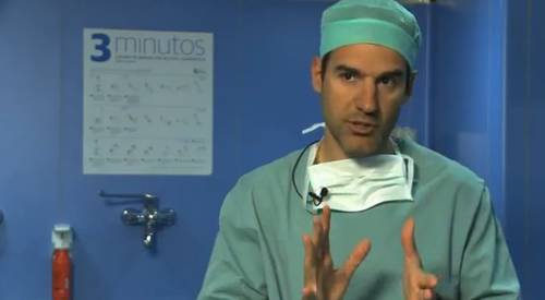 Dr. Víctor Valentí, cirujano de la Clínica Universidad de Navarra Imagen del Dr. Víctor Valentí, cirujano de la Clínica Universidad de Navarra, en los quirófanos