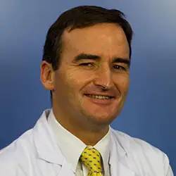 Dr. Mikel San Julian Aranguren. Cirugía Ortopédica. CUN Imagen Dr. Mikel San Julian Aranguren