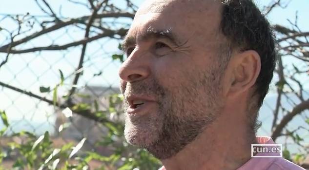 Los enfermos que llevan varios años sufriendo la enfermedad de Parkinson y a los que la medicación les hace escaso efecto, cuentan con una cirugía eficaz para controlar los trastornos motores.