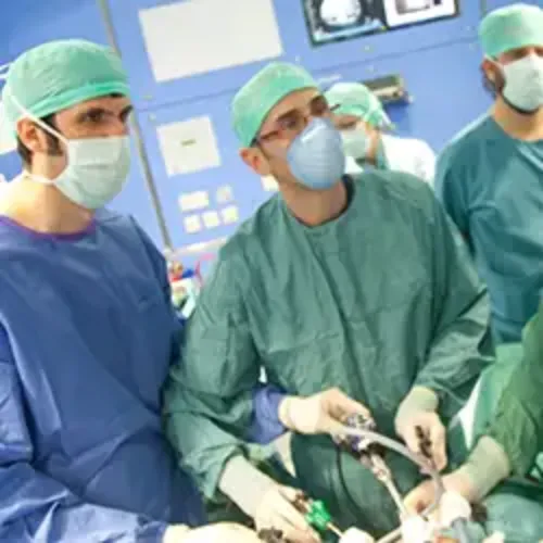img-cirujanos-trasplante-hepatico
