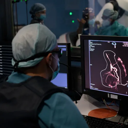 Procedimiento Radiología Intervencionista. CUN Imagen de un procedimiento de Radiología Intervencionista de la Clínica Universidad de Navarra en Madrid.