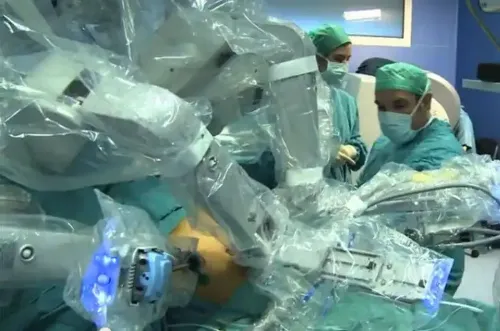 img-cirugia-robotica-da-vinci
