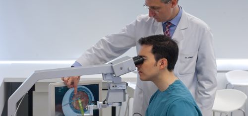 atencion-personalizada-simulador-cirugia-oftalmica