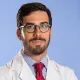 La imagen muestra al Dr. Guillermo Miguel Ruano, un destacado especialista en Anestesiología en la Clínica Universidad de Navarra. El Dr. Ruano cuenta con una amplia experiencia en el manejo del dolor perioperatorio y la administración de anestesia en pacientes de todas las edades y patologías.En la Clínica Universidad de Navarra, contamos con un equipo de anestesiólogos altamente capacitados y tecnología avanzada para garantizar la seguridad y el bienestar de nuestros pacientes durante todo el proceso quirúrgico. Nos enfocamos en proporcionar un servicio personalizado y de alta calidad a aquellos que confían en nosotros para el manejo de su salud.Si necesita más información sobre nuestros servicios de Anestesiología, no dude en ponerse en contacto con nosotros.