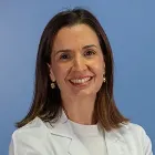 Dra. Carmen D'Amelio La imagen muestra a la Dra. Carmen D'Amelio Garofalo, especialista en Alergología en la Clínica Universidad de Navarra. Dedicada al al estudio y tratamiento de las dermatitis atópica y de contacto.