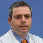 La imagen muestra al Dr. Francisco Javier Pueyo, un destacado especialista en Anestesiología en la Clínica Universidad de Navarra. El Dr. Pueyo cuenta con una amplia experiencia en la administración de anestesia y en el control del dolor perioperatorio en pacientes de todas las edades y patologías.En la Clínica Universidad de Navarra, contamos con un equipo de anestesiólogos altamente capacitados y tecnología avanzada para garantizar la seguridad y el bienestar de nuestros pacientes durante todo el proceso quirúrgico. Nos enfocamos en proporcionar un servicio personalizado y de alta calidad a aquellos que confían en nosotros para el manejo de su salud.Si necesita más información sobre nuestros servicios de Anestesiología, no dude en ponerse en contacto con nosotros.