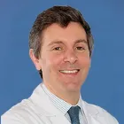 La imagen muestra al Dr. Manuel García de Yébenes Castro, especialista en Cardiología de la Clínica Universidad de Navarra. El Dr. García de Yébenes se dedica al diagnóstico y tratamiento de enfermedades cardiovasculares.